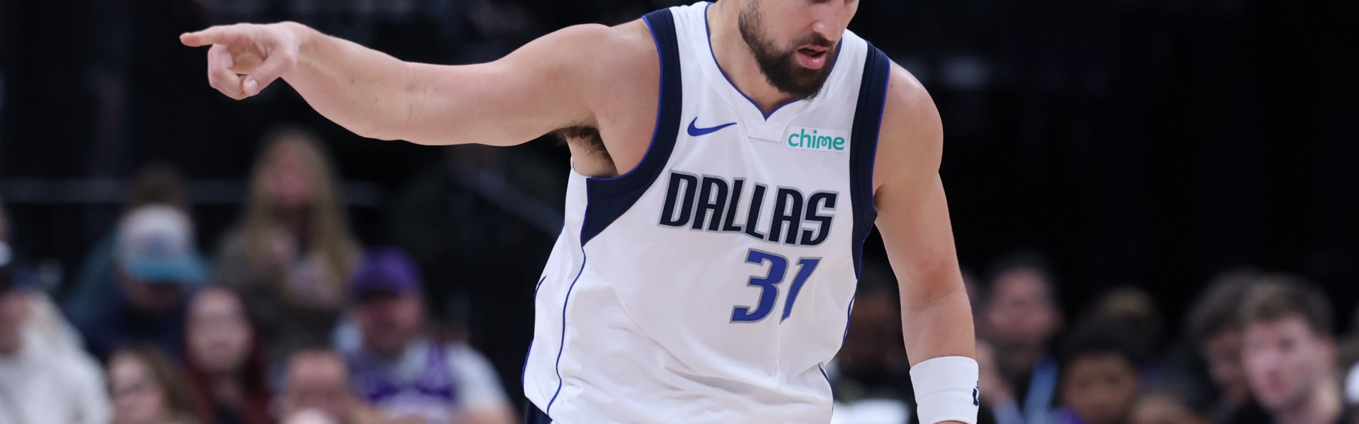 🎯克莱命中生涯第2800记三分 历史第5位&amp;距离超越利拉德还差5记