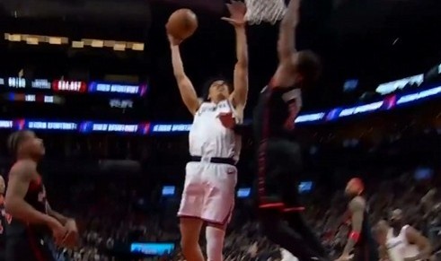 九游娱乐-奋力反击！哈登传射建功&amp;桑德斯两罚全中 快船12-2反超比分