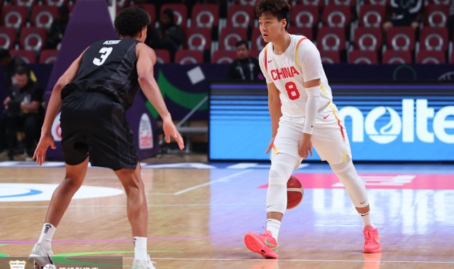 赵睿：中国男篮需要一个绝对领袖 不管能否打进都得出来勇于承担